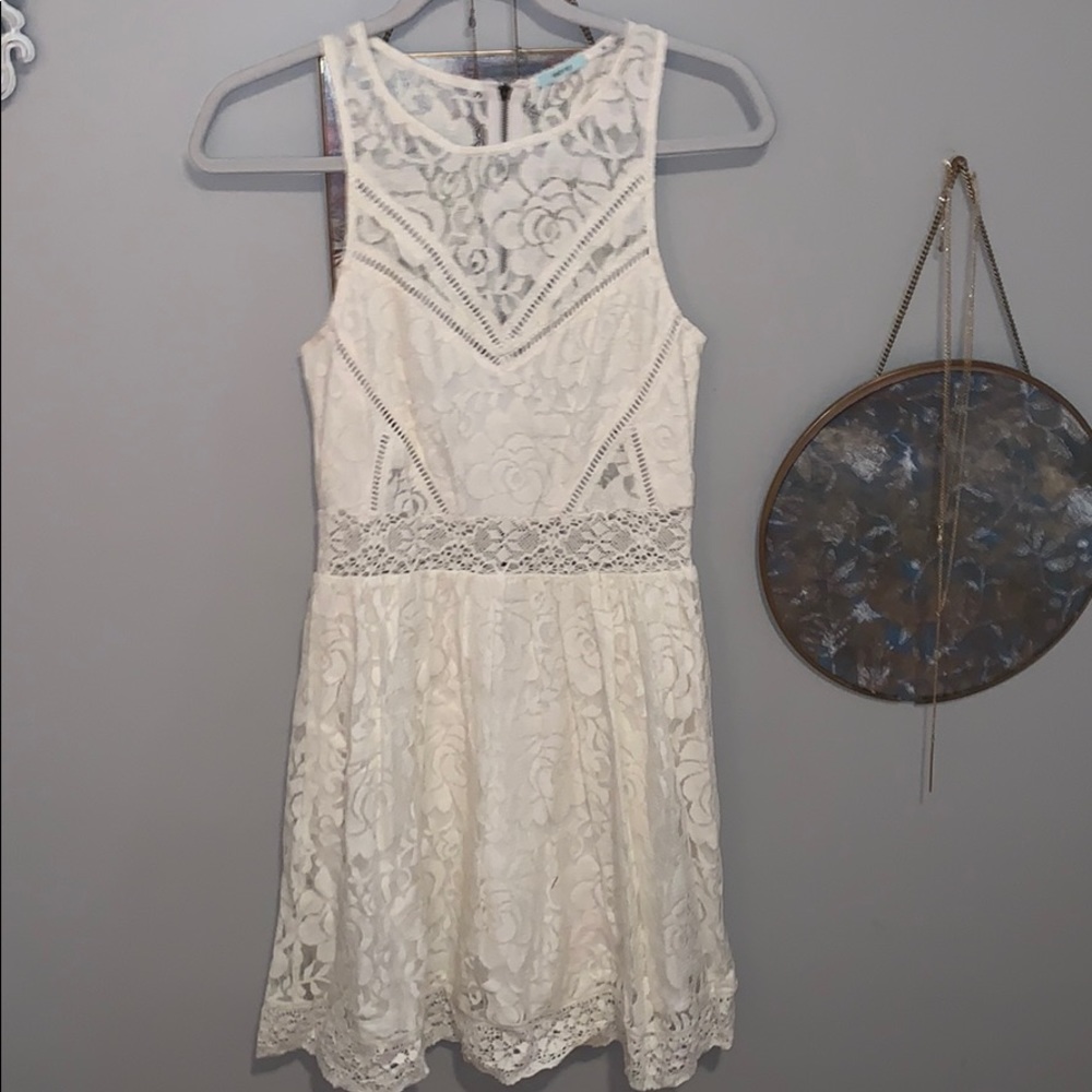 Urban Outfitters - Lace beige dress